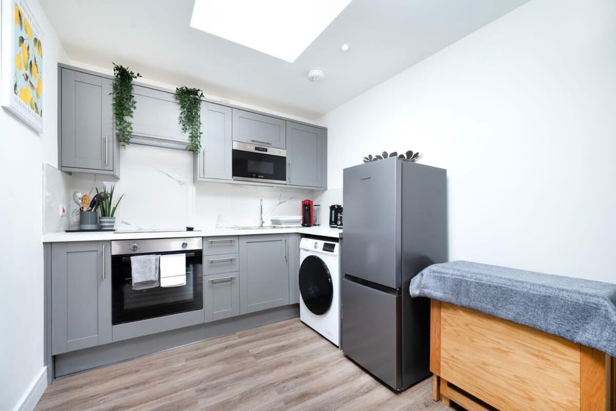 恩菲尔德Cozy Single Level Flat With Parking公寓 外观 照片